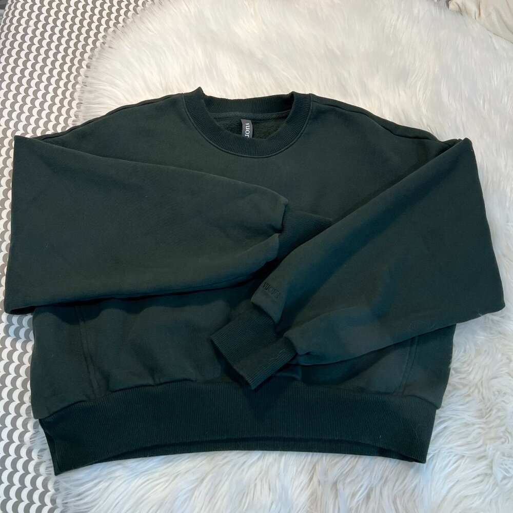Vuori Crew Neck Sweatshirt. Dark Green